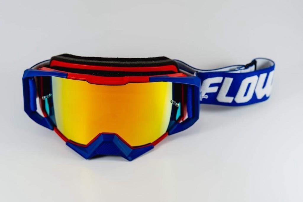 Flow goggles